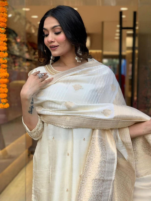 Onam Viscose Chanderi Zari Neck Embroidered Off White Kurta Pant & Dupatta (Set of 3)