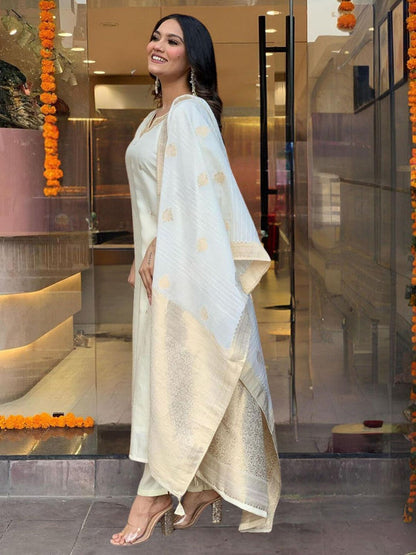 Onam Viscose Chanderi Zari Neck Embroidered Off White Kurta Pant & Dupatta (Set of 3)